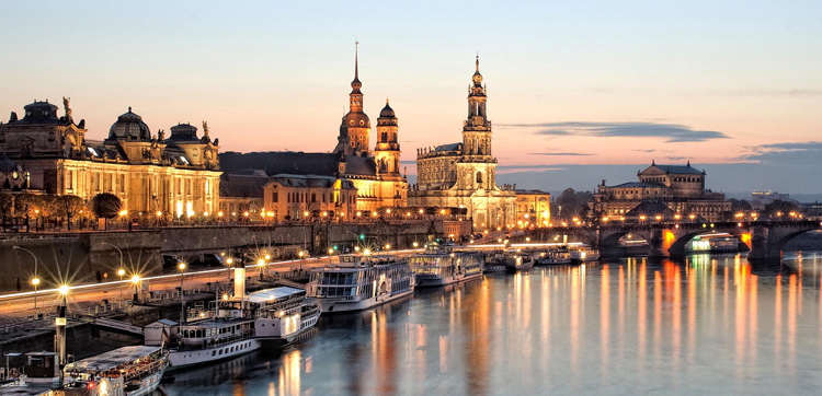 Frauenkirche, Ständehaus, Hofkirche, Hausmannsturm, Semperoper, Rathausturm, Neue Terrasse, Kongresszentrum, Foto: Frank Exß